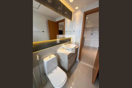 Apartamento à venda com 78m², 2 quartos e 2 vagas Apartamento à venda com 78m², 2 quartos e 2 vagasBanheiro da Suíte