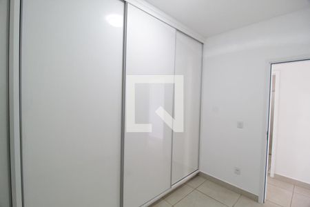 Quarto 1 de apartamento para alugar com 3 quartos, 70m² em Laranjeiras, Uberlândia