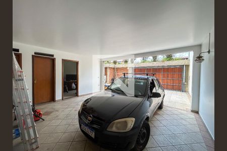 Casa à venda com 300m², 5 quartos e 4 vagasGaragem