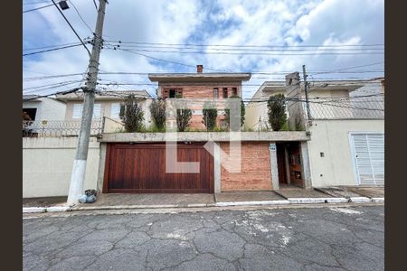 Casa à venda com 300m², 5 quartos e 4 vagasFachada