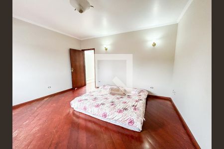 Casa à venda com 300m², 5 quartos e 4 vagasSuíte