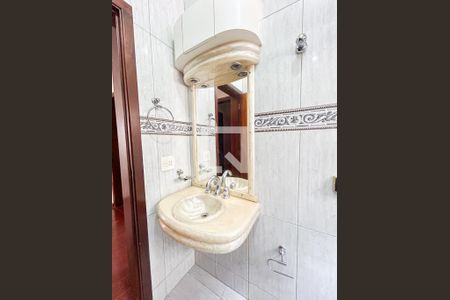 Casa à venda com 300m², 5 quartos e 4 vagasBanheiro