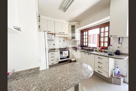 Casa à venda com 300m², 5 quartos e 4 vagasCozinha