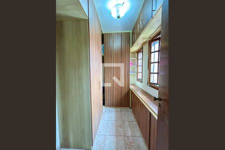 Casa à venda com 300m², 5 quartos e 4 vagasCloset da suíte