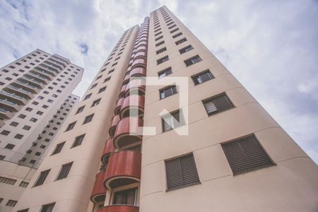 Apartamento à venda com 65m², 2 quartos e 1 vaga Apartamento à venda com 65m², 2 quartos e 1 vagaFachada