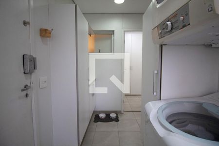 Apartamento à venda com 156m², 4 quartos e 3 vagas Apartamento à venda com 156m², 4 quartos e 3 vagasÁrea de serviço