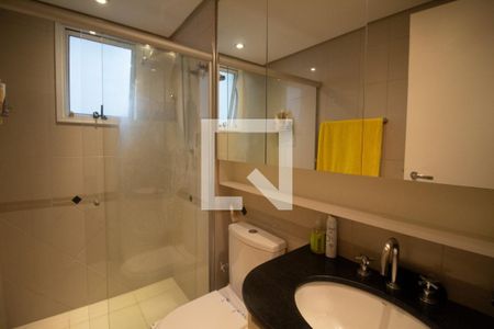 Apartamento à venda com 156m², 4 quartos e 3 vagas Apartamento à venda com 156m², 4 quartos e 3 vagasBanheiro da Suíte 1