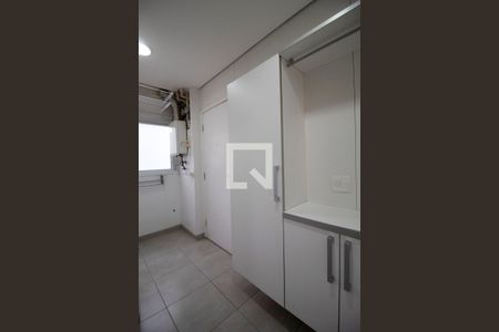 Apartamento à venda com 156m², 4 quartos e 3 vagas Apartamento à venda com 156m², 4 quartos e 3 vagasÁrea de serviço