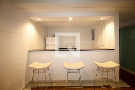 Apartamento à venda com 156m², 4 quartos e 3 vagas Apartamento à venda com 156m², 4 quartos e 3 vagasÁrea comum - Salão de festas