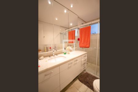 Apartamento à venda com 156m², 4 quartos e 3 vagas Apartamento à venda com 156m², 4 quartos e 3 vagasBanheiro da Suíte 3