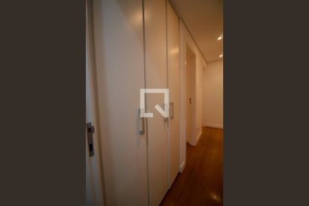 Apartamento à venda com 156m², 4 quartos e 3 vagas Apartamento à venda com 156m², 4 quartos e 3 vagasCloset da suíte 3