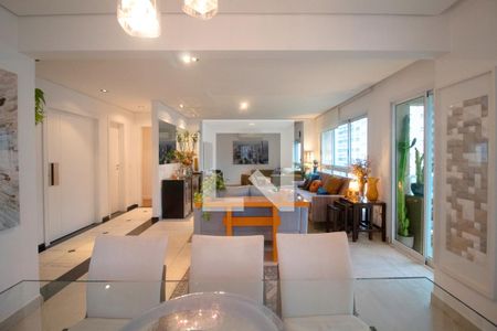 Apartamento à venda com 156m², 4 quartos e 3 vagas Apartamento à venda com 156m², 4 quartos e 3 vagasSala