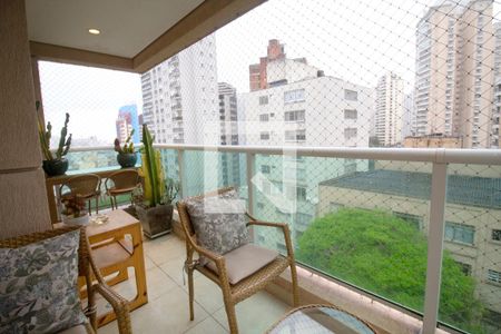 Apartamento à venda com 156m², 4 quartos e 3 vagas Apartamento à venda com 156m², 4 quartos e 3 vagasVaranda