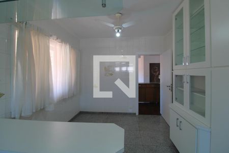 Casa à venda com 600m², 4 quartos e 8 vagasCozinha