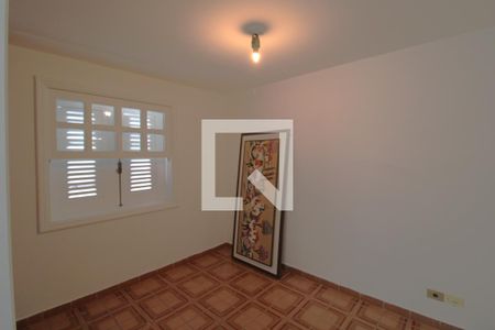 Casa à venda com 600m², 4 quartos e 8 vagasQuarto de serviço