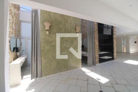 Casa à venda com 600m², 4 quartos e 8 vagasBanheiros separados M/F