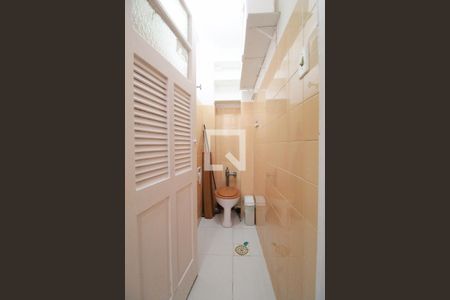 Apartamento para alugar com 53m², 2 quartos e sem vagaBanheiro da Área de serviço