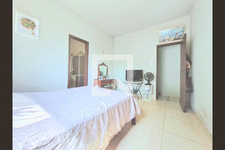 Casa à venda com 2500m², 3 quartos e 6 vagas Casa à venda com 2500m², 3 quartos e 6 vagasSuíte