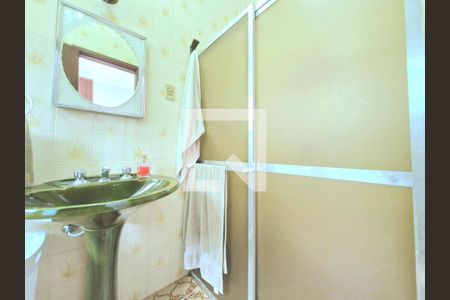 Casa à venda com 2500m², 3 quartos e 6 vagas Casa à venda com 2500m², 3 quartos e 6 vagasBanheiro da Suíte
