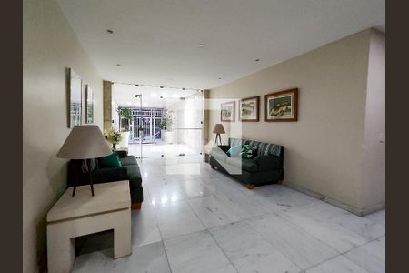 Apartamento à venda com 84m², 2 quartos e 1 vagaFachada e portaria