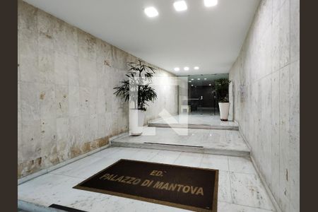 Apartamento à venda com 84m², 2 quartos e 1 vagaFachada e portaria