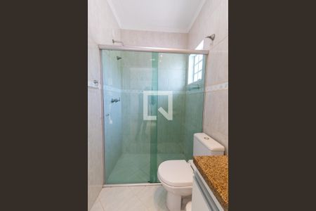 Casa à venda com 270m², 4 quartos e 5 vagasBanheiro Quarto 2