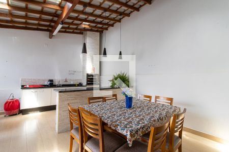 Casa à venda com 270m², 4 quartos e 5 vagasÁrea externa 