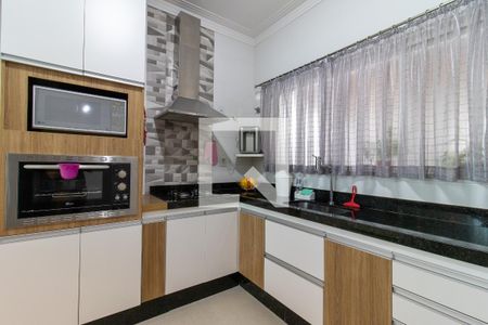 Casa à venda com 270m², 4 quartos e 5 vagasCozinha 