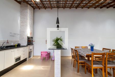 Casa à venda com 270m², 4 quartos e 5 vagasÁrea externa 