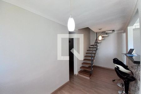 Apartamento para alugar com 121m², 3 quartos e 2 vagas Apartamento para alugar com 121m², 3 quartos e 2 vagasSala