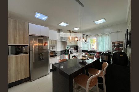 Casa de condomínio para alugar com 320m², 3 quartos e 3 vagasCozinha