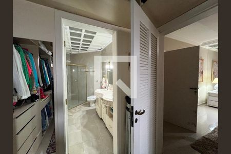 Casa de condomínio para alugar com 320m², 3 quartos e 3 vagasQuarto