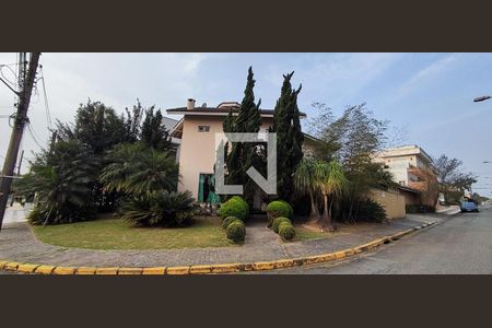 Casa de condomínio para alugar com 320m², 3 quartos e 3 vagasFachada da Casa