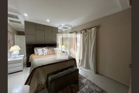 Casa de condomínio para alugar com 320m², 3 quartos e 3 vagasQuarto