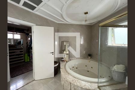 Casa de condomínio para alugar com 320m², 3 quartos e 3 vagasBanheiro - Quarto