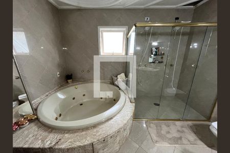 Casa de condomínio para alugar com 320m², 3 quartos e 3 vagasBanheiro - Quarto