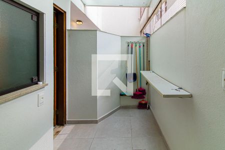 Casa de condomínio à venda com 200m², 2 quartos e 4 vagas Casa de condomínio à venda com 200m², 2 quartos e 4 vagasÁrea de Serviço