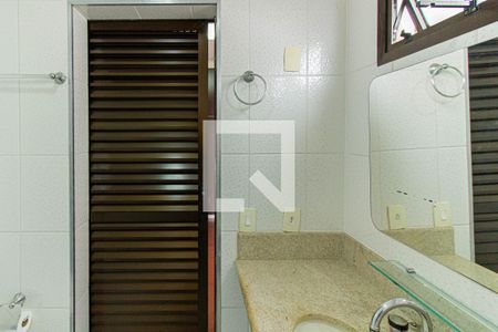 Casa de condomínio à venda com 200m², 2 quartos e 4 vagas Casa de condomínio à venda com 200m², 2 quartos e 4 vagasBanheiro da Suíte