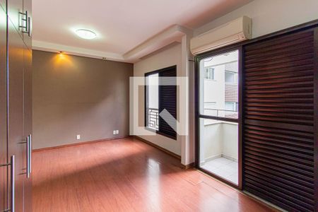 Casa de condomínio à venda com 200m², 2 quartos e 4 vagas Casa de condomínio à venda com 200m², 2 quartos e 4 vagasSuíte