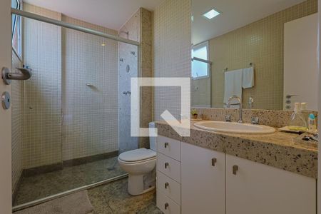 Apartamento à venda com 198m², 4 quartos e 4 vagas Apartamento à venda com 198m², 4 quartos e 4 vagasBanheiro da Suíte 3