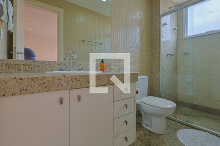 Apartamento à venda com 198m², 4 quartos e 4 vagas Apartamento à venda com 198m², 4 quartos e 4 vagasBanheiro da Suíte 1