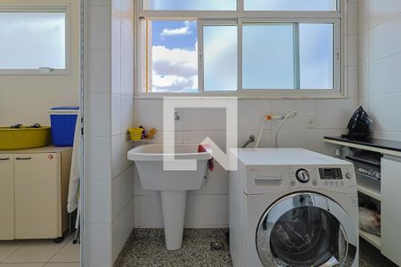 Apartamento à venda com 198m², 4 quartos e 4 vagas Apartamento à venda com 198m², 4 quartos e 4 vagasÁrea de Serviço