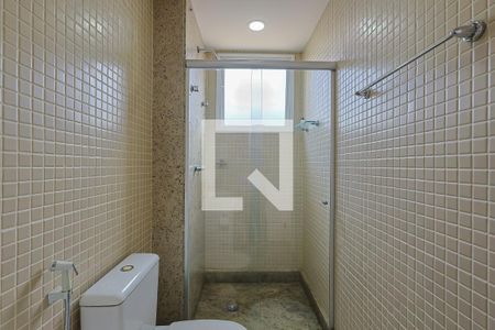 Apartamento à venda com 198m², 4 quartos e 4 vagas Apartamento à venda com 198m², 4 quartos e 4 vagasBanheiro da Suíte 1