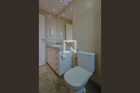 Apartamento à venda com 198m², 4 quartos e 4 vagas Apartamento à venda com 198m², 4 quartos e 4 vagasBanheiro da Suíte 1