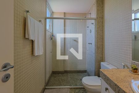 Apartamento à venda com 198m², 4 quartos e 4 vagas Apartamento à venda com 198m², 4 quartos e 4 vagasBanheiro da Suíte 3