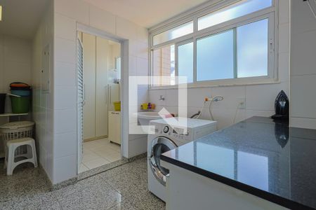 Apartamento à venda com 198m², 4 quartos e 4 vagas Apartamento à venda com 198m², 4 quartos e 4 vagasÁrea de Serviço