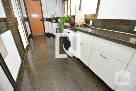 Apartamento à venda com 276m², 4 quartos e 4 vagasÁrea de serviço