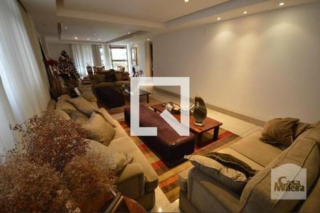 Apartamento à venda com 276m², 4 quartos e 4 vagasSala