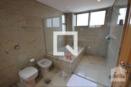 Apartamento à venda com 276m², 4 quartos e 4 vagasBanheiro