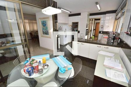 Apartamento à venda com 276m², 4 quartos e 4 vagasCozinha